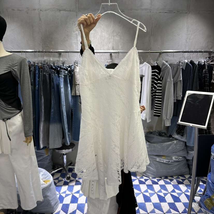 AMOUR韓國直郵實拍女裝新品時尚職業人氣連衣裙不對稱蕾絲AMOUR連衣裙