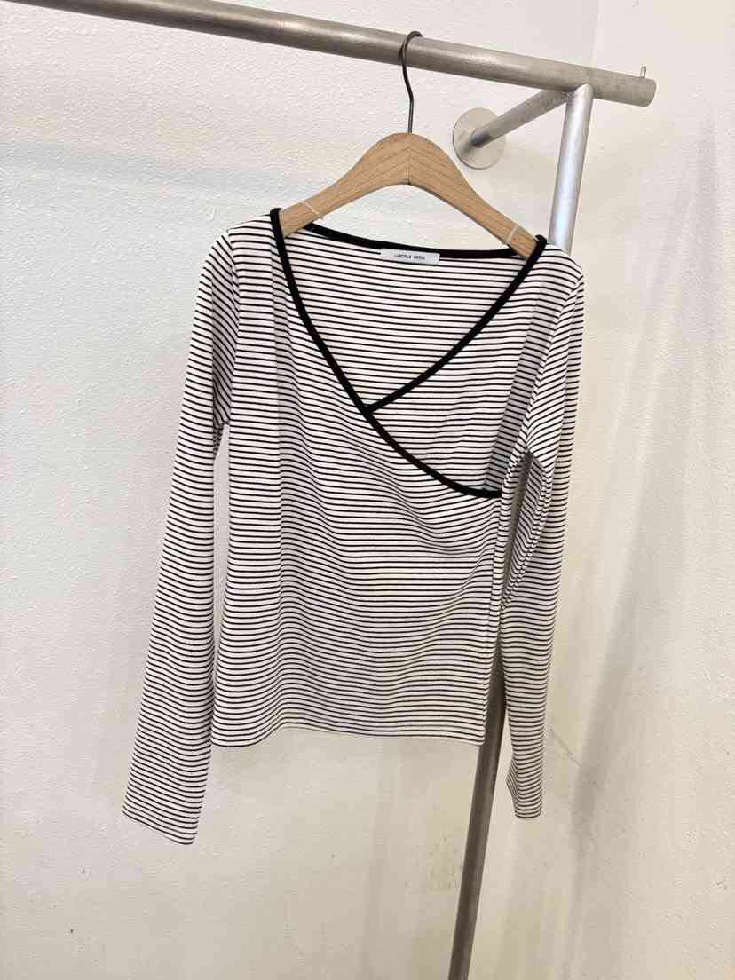 LUMIPLE韓國直郵女士新品推薦時尚職業26春夏熱賣長袖T恤V領LUMIPLE長袖T恤