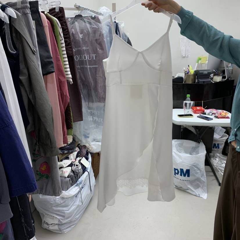 SOLD OUT東大門代購女裝新款熱賣時尚休閑職業連衣裙緞面SOLD OUT連衣裙