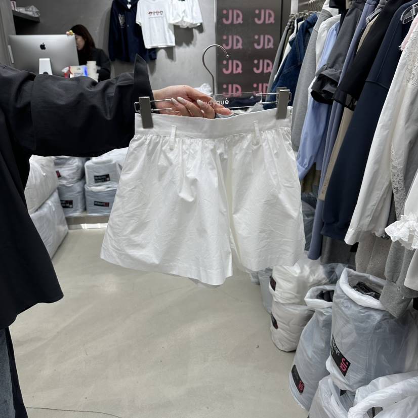 JUDYQUE東大門直郵女士新款推薦職業時尚真品人氣短褲褶皺JUDYQUE短褲