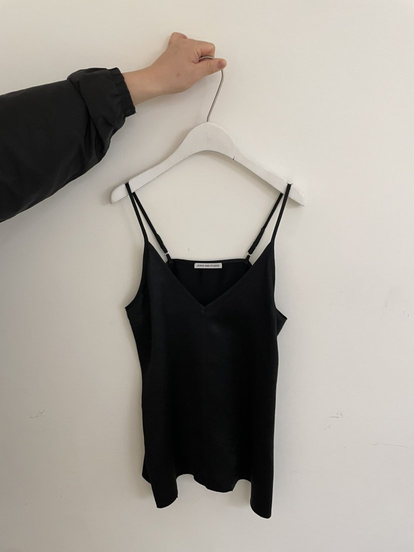 JEONG GAM STUDIOS韓國直郵女裝新款推薦職業吊帶背心緞面JEONG GAM STUDIOS吊帶/背心