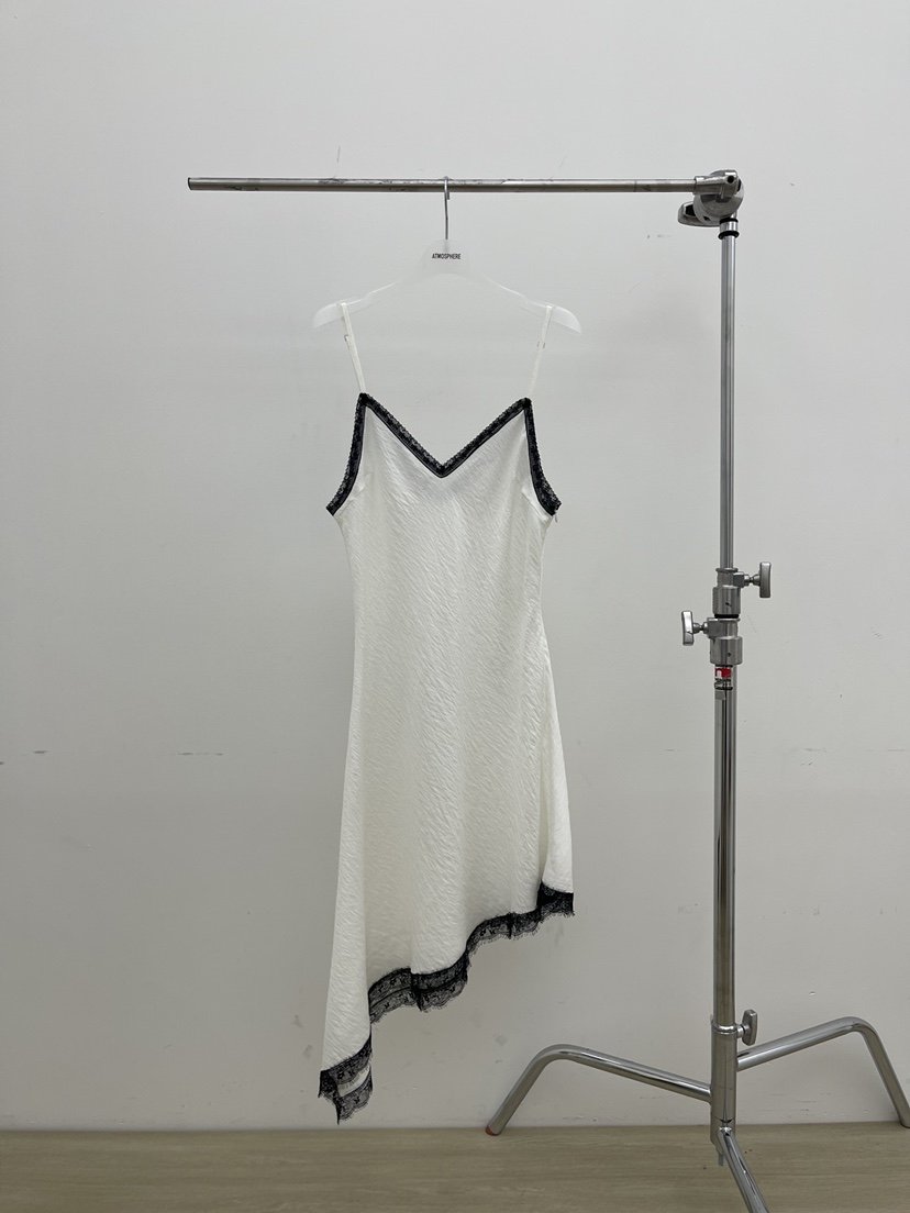 ATMOSPHERE韓國東大門直郵女裝新品職業26春夏推薦連衣裙ATMOSPHERE/BLING連衣裙