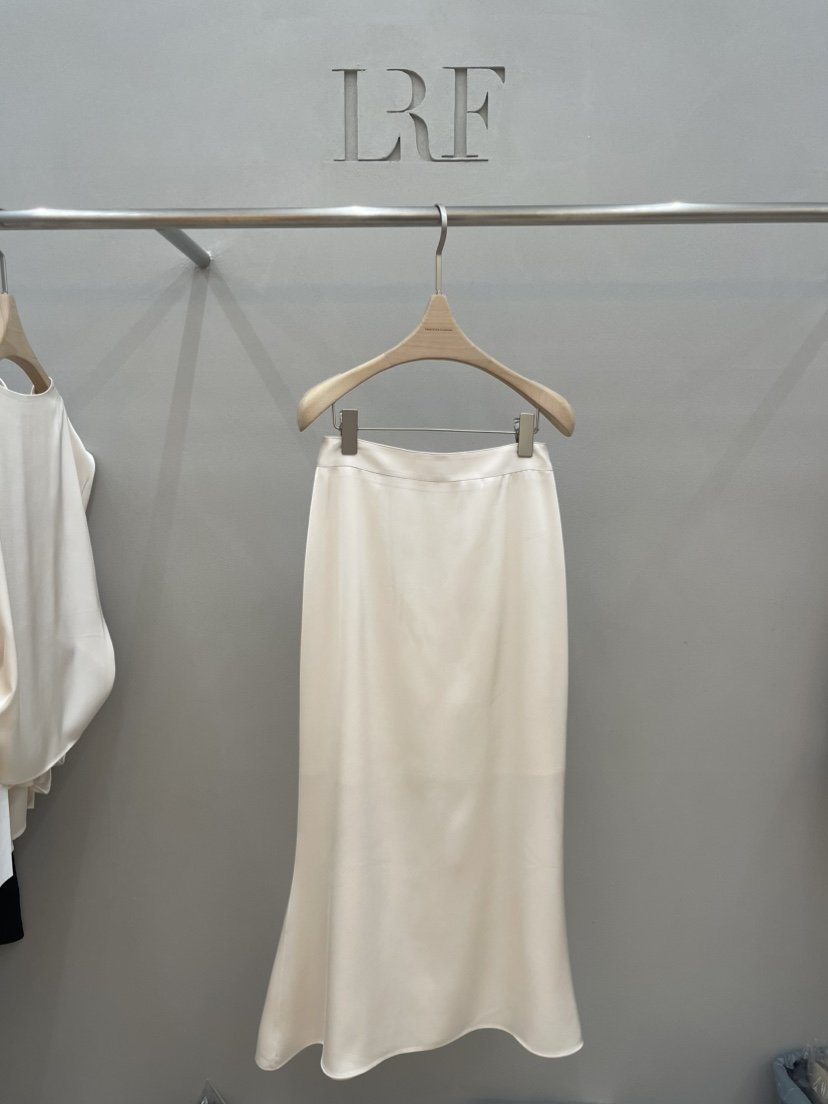 PLUS HONG-P韓國直郵女裝新品時尚人氣職業26春夏長裙絲綢LORA FAMILY/PLUS HONG長裙