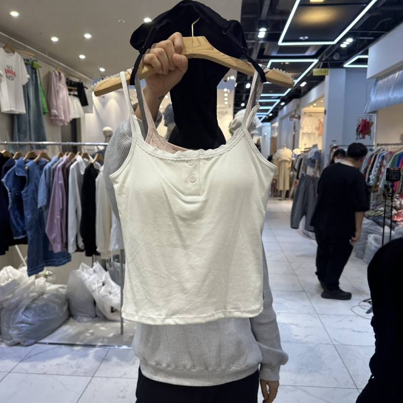 HIPTIQUE東大門直郵女裝新品推薦26春夏吊帶背心蕾絲紐扣HIPTIQUE吊帶/背心