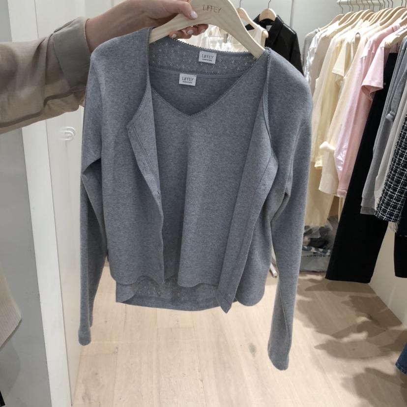 LIFFEY韓國東大門代購女裝新款時尚推薦人氣長袖T恤不含內搭LIFFEY長袖T恤