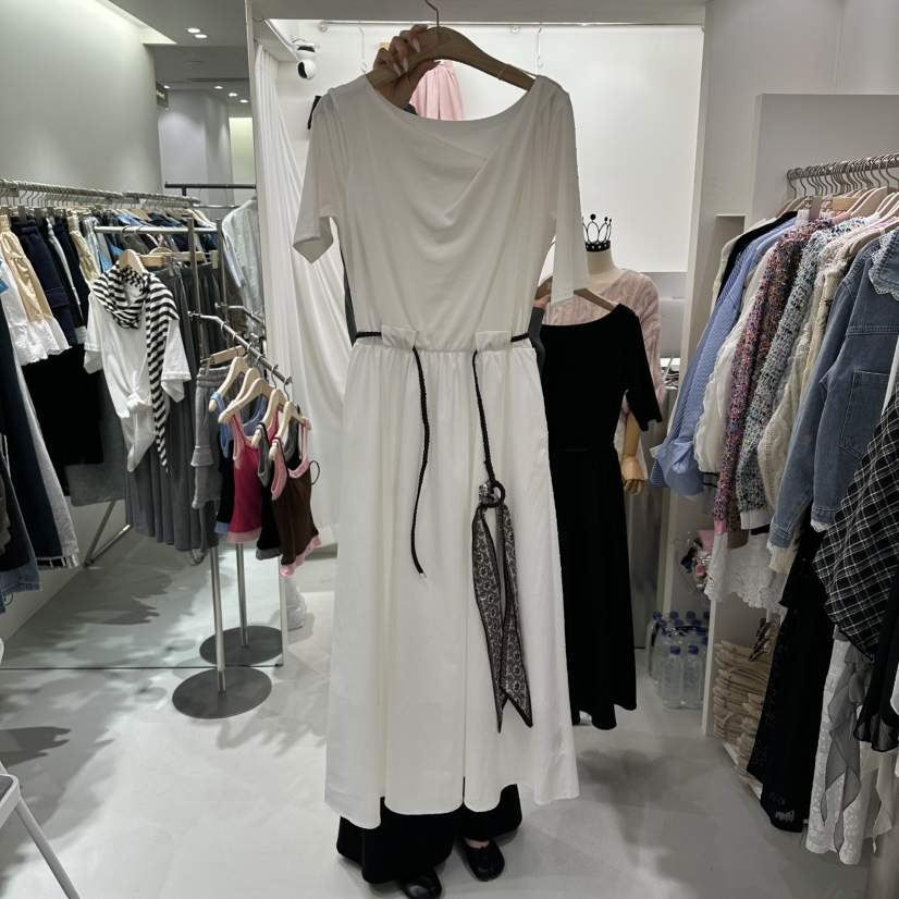 AHOY韓國代購女裝新款熱賣真品時尚人氣連衣裙不含腰帶圍巾AHOY連衣裙