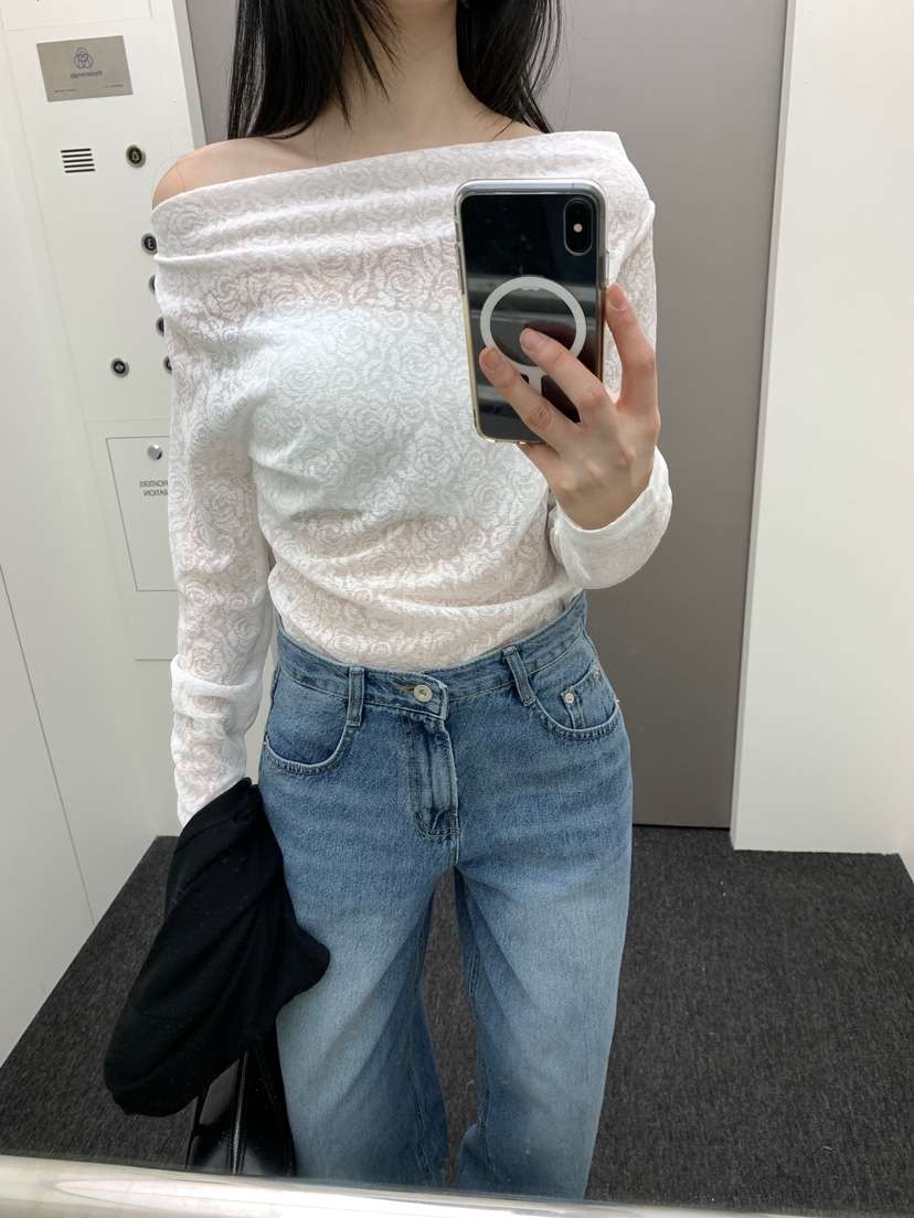 BLACK PIG韓國東大門代購女裝新款人氣26春夏長袖T恤花朵露肩VIVIAN_LEE長袖T恤