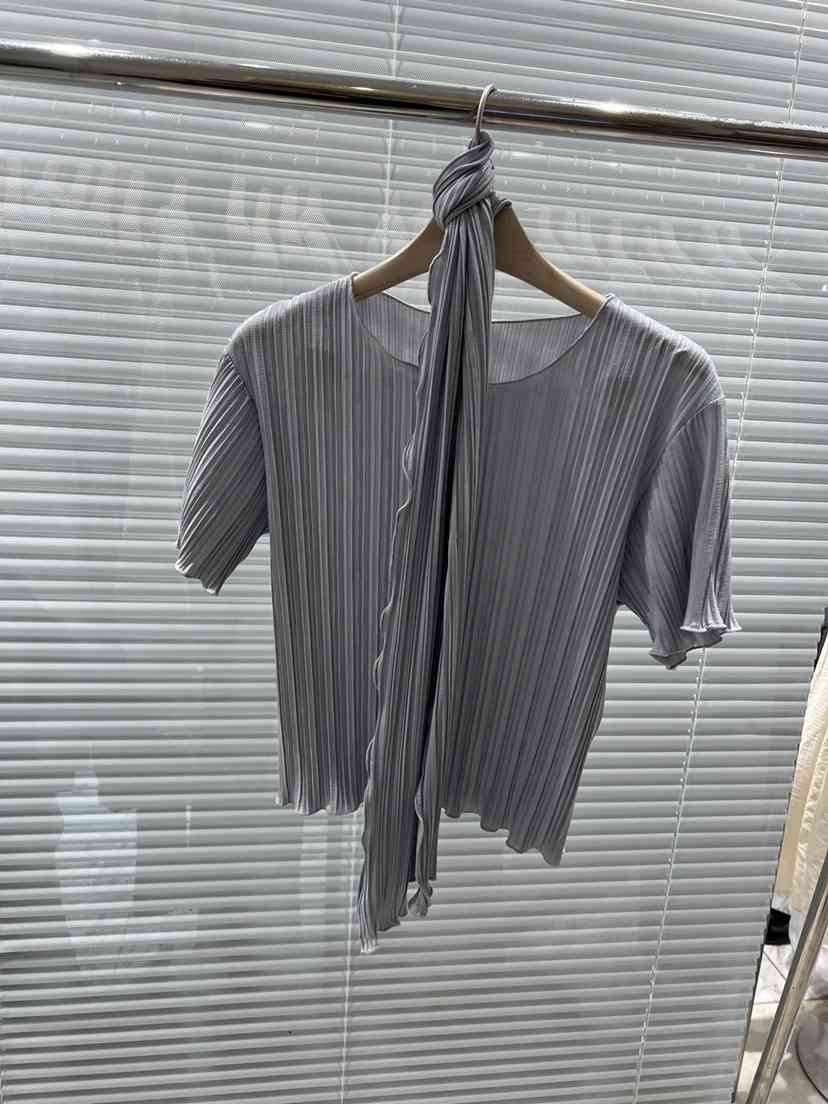 FF/SUNDAY韓國代購女裝新品職業26春夏時尚熱賣T恤含圍巾FF/SUNDAYT恤