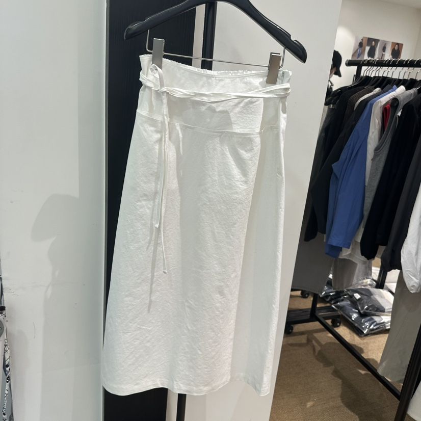 FEBRUARY 11韓國直郵女士新品休閑推薦職業熱賣長裙含腰繩FEBRUARY 11長裙