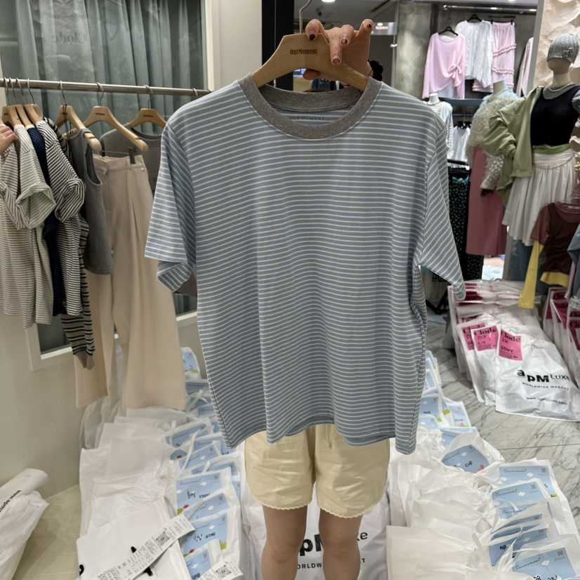 OURMOMENT韓國直郵女士新款26春夏時尚休閑推薦人氣職業T恤OURMOMENTT恤