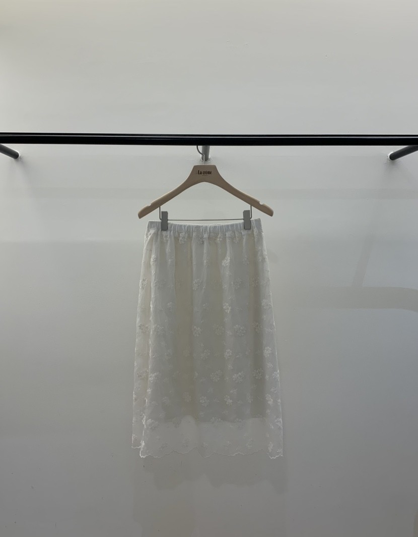 LA CREME韓國代購女裝新款休閑26春夏職業半身裙中短裙刺繡LA CREME半身裙/中短裙