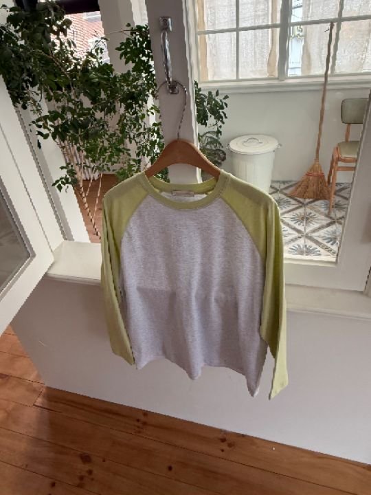 KOMOREBI韓國直郵實拍女士新品時尚熱賣人氣26春夏長袖T恤KOMOREBI長袖T恤