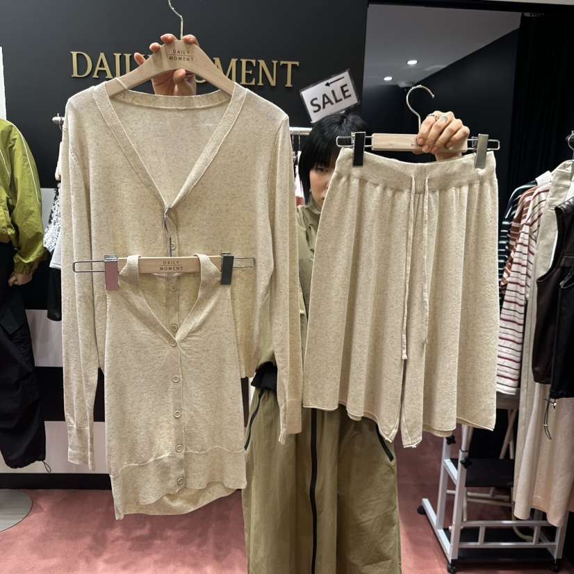 DAILY MOMENT韓國東大門直郵女士新品熱賣休閑人氣時尚套裝DAILY MOMENT套裝