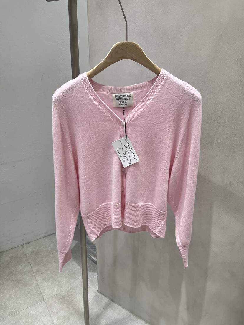 EVERCOMMERCE METICULOUSLY DESIGNED韓國東大門代購女士新款人氣針織衫EVERCOMMERCE METICULOUSLY DESIGNED針織衫