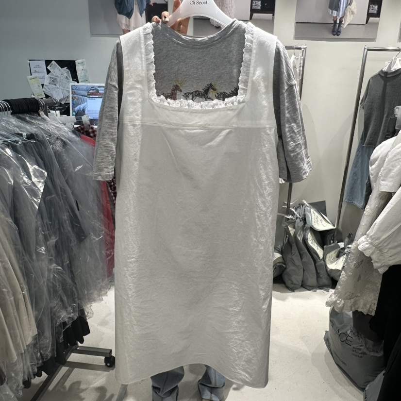 OLI SEOUL東大門直郵女裝新品真品熱賣人氣連衣裙不含內搭OLI SEOUL連衣裙