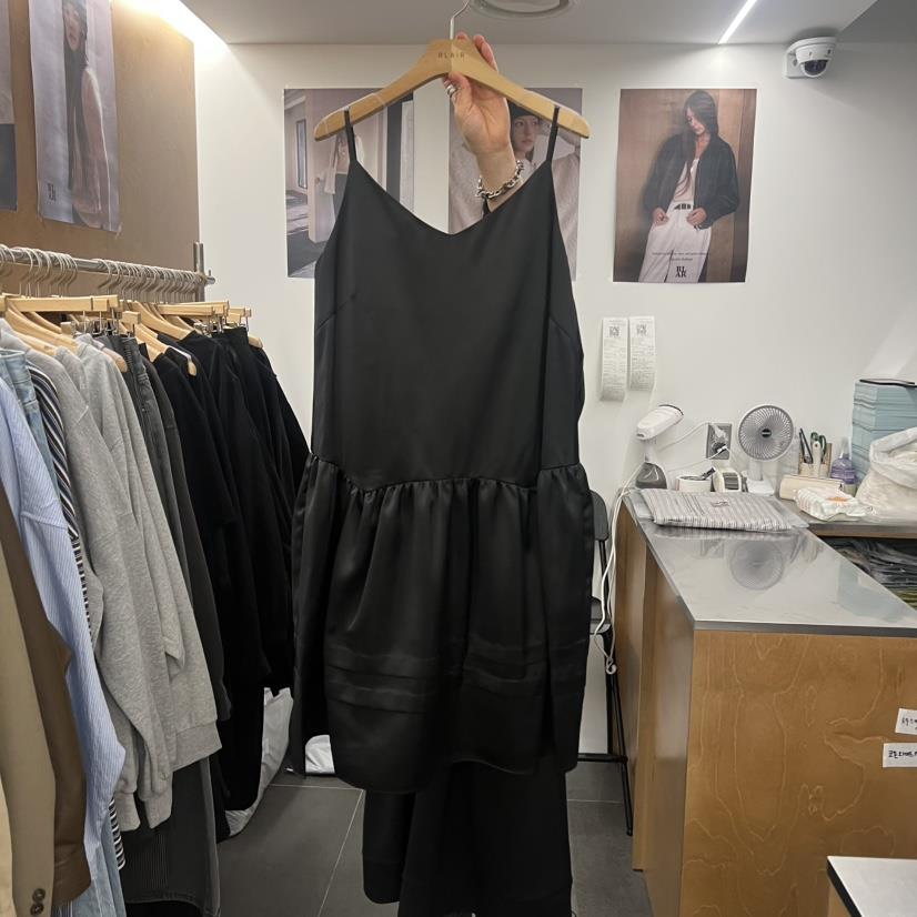 BROCCOLISALAD韓國直郵女士新款推薦時尚職業人氣連衣裙緞面BROCCOLISALAD連衣裙