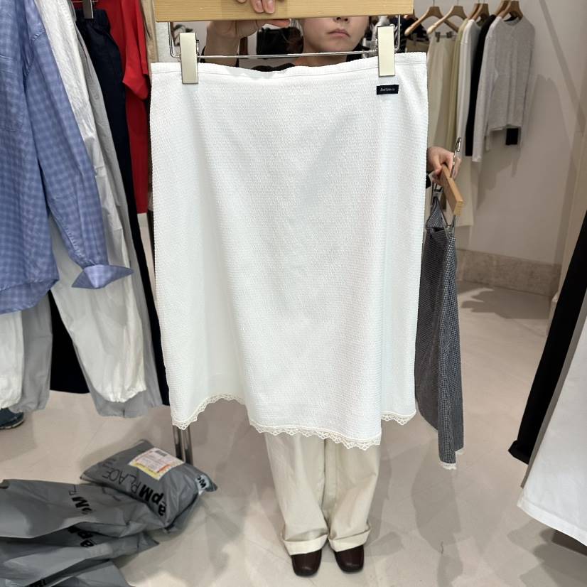 ANDMORE BUTTON東大門直郵女士新款人氣半身裙中短裙蕾絲ANDMORE BUTTON半身裙/中短裙