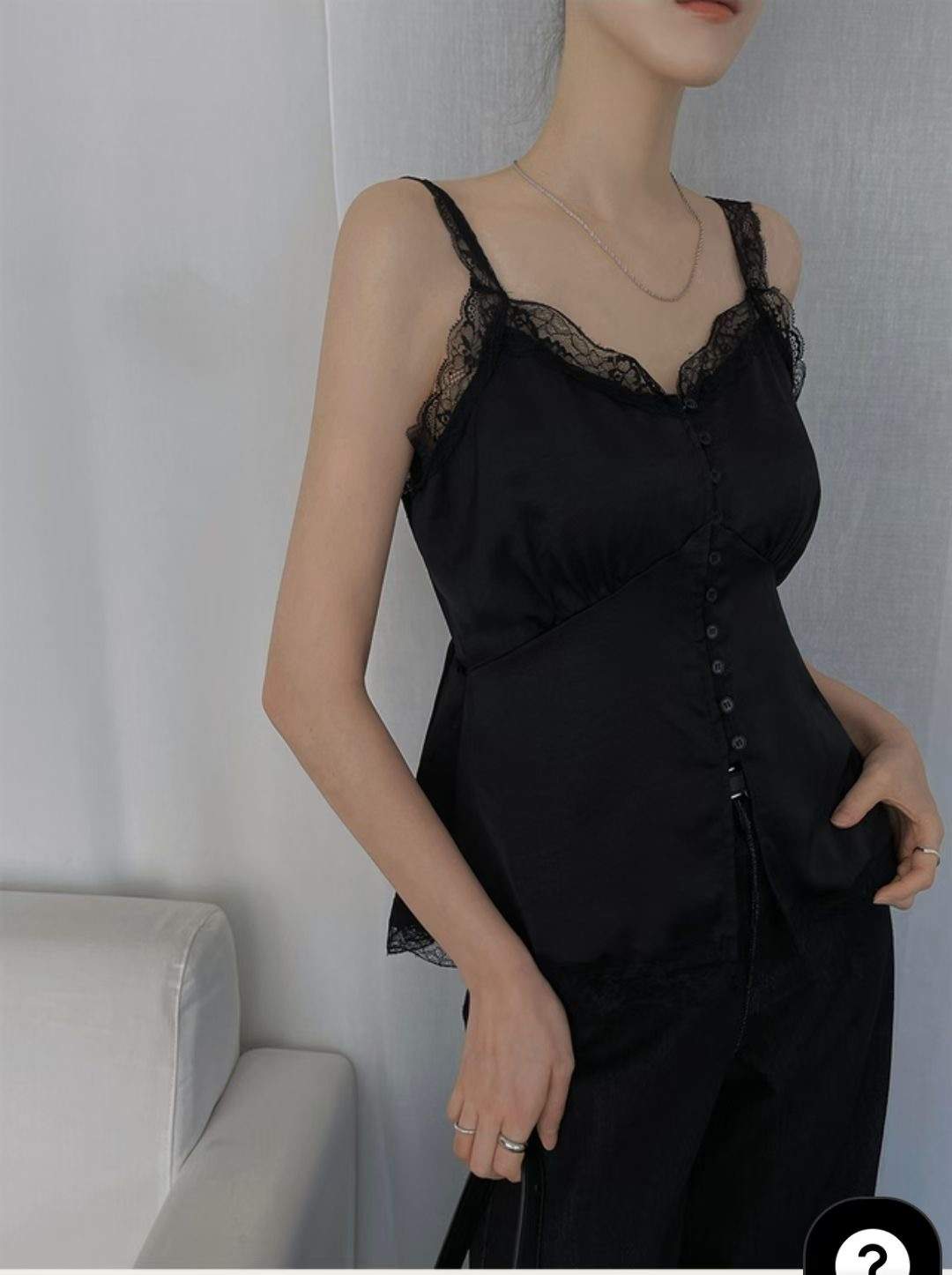 BUSTLING韓國代購女裝新品推薦人氣休閑時尚吊帶背心緞面BUSTLING吊帶/背心