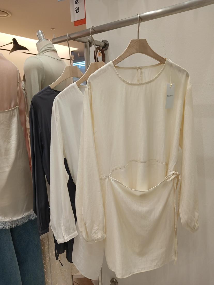 X韓國東大門直郵女裝新品熱賣時尚職業26春夏襯衫蕾絲衫假兩件BLOWING襯衫/蕾絲衫