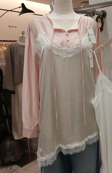 X韓國直郵女裝新品人氣休閑推薦時尚職業26春夏吊帶背心緞面BLOWING吊帶/背心