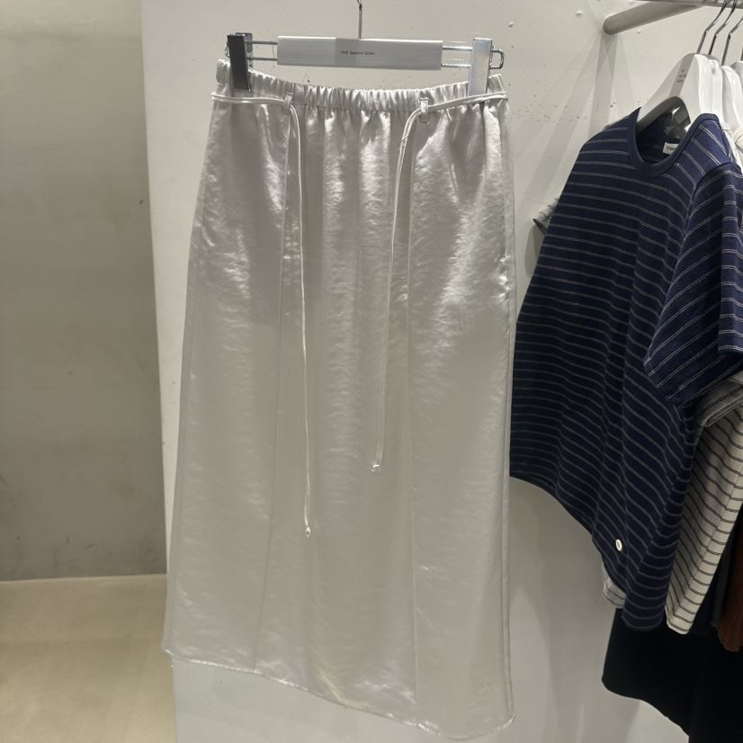 THE SECOND GROW/QUEENSRABBIT韓國直郵實拍女裝新品26春夏長裙含腰繩褶裥緞面THE SECOND GROW/QUEENSRABBIT長裙