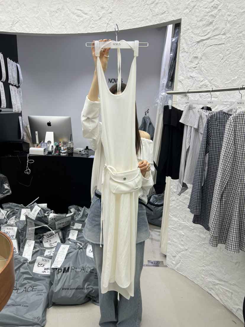 NOVUS韓國東大門直郵女裝新品26春夏職業推薦連衣裙裹身裙NOVUS連衣裙