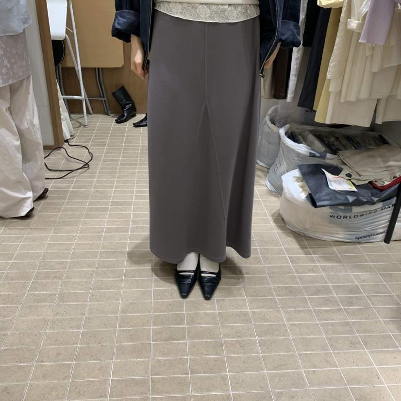 LOFN韓國直郵實拍女裝新品熱賣時尚職業人氣推薦26春夏長裙LOFN長裙