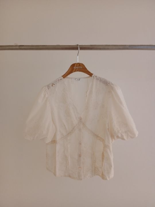 FEMME韓國代購女士新款人氣職業26春夏熱賣襯衫蕾絲衫褶裥FEMME襯衫/蕾絲衫