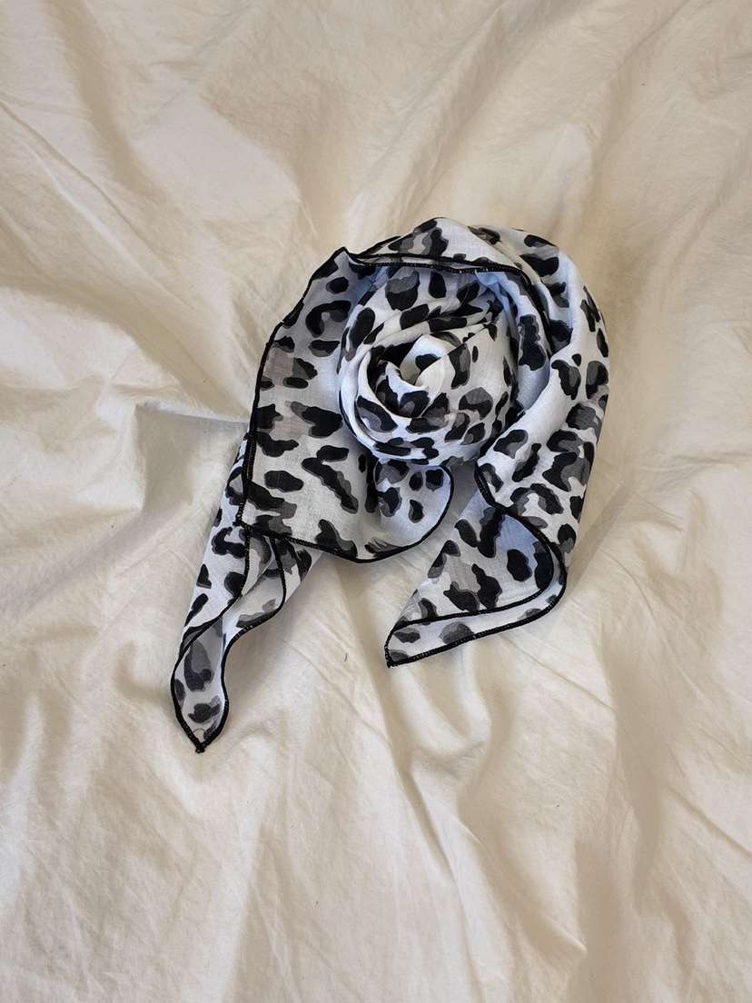 NICEALICE韓國代購女裝新款真品時尚職業圍巾披肩豹紋棉質NICEALICE圍巾/披肩