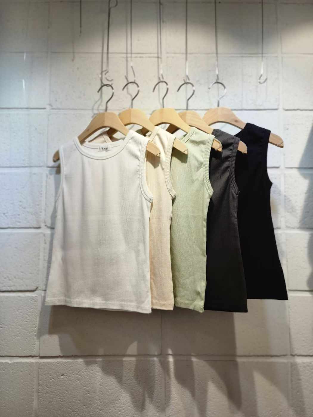 VENI東大門實拍女裝新款真品推薦休閑人氣26春夏吊帶背心VENI吊帶/背心