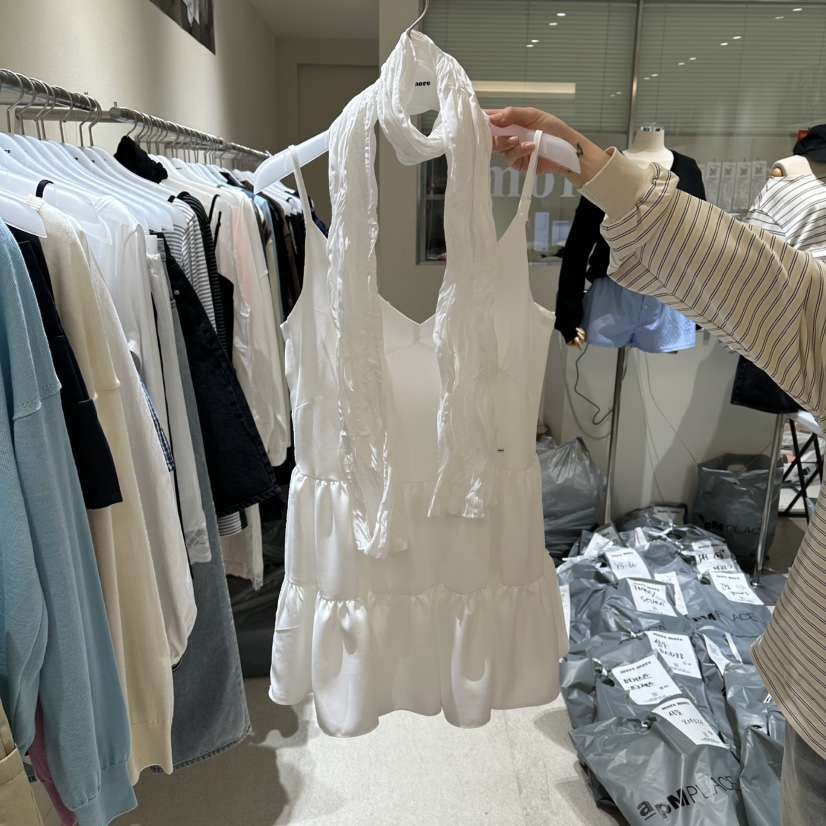 MOREMORE韓國東大門代購女裝新品職業吊帶背心含圍巾套裝more more吊帶/背心