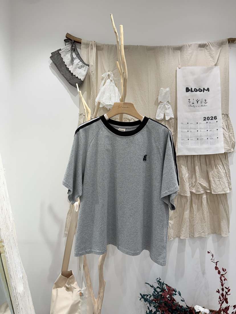 BLOOM韓國東大門直郵女裝新款職業熱賣時尚人氣休閑T恤棉質BLOOM-ST恤