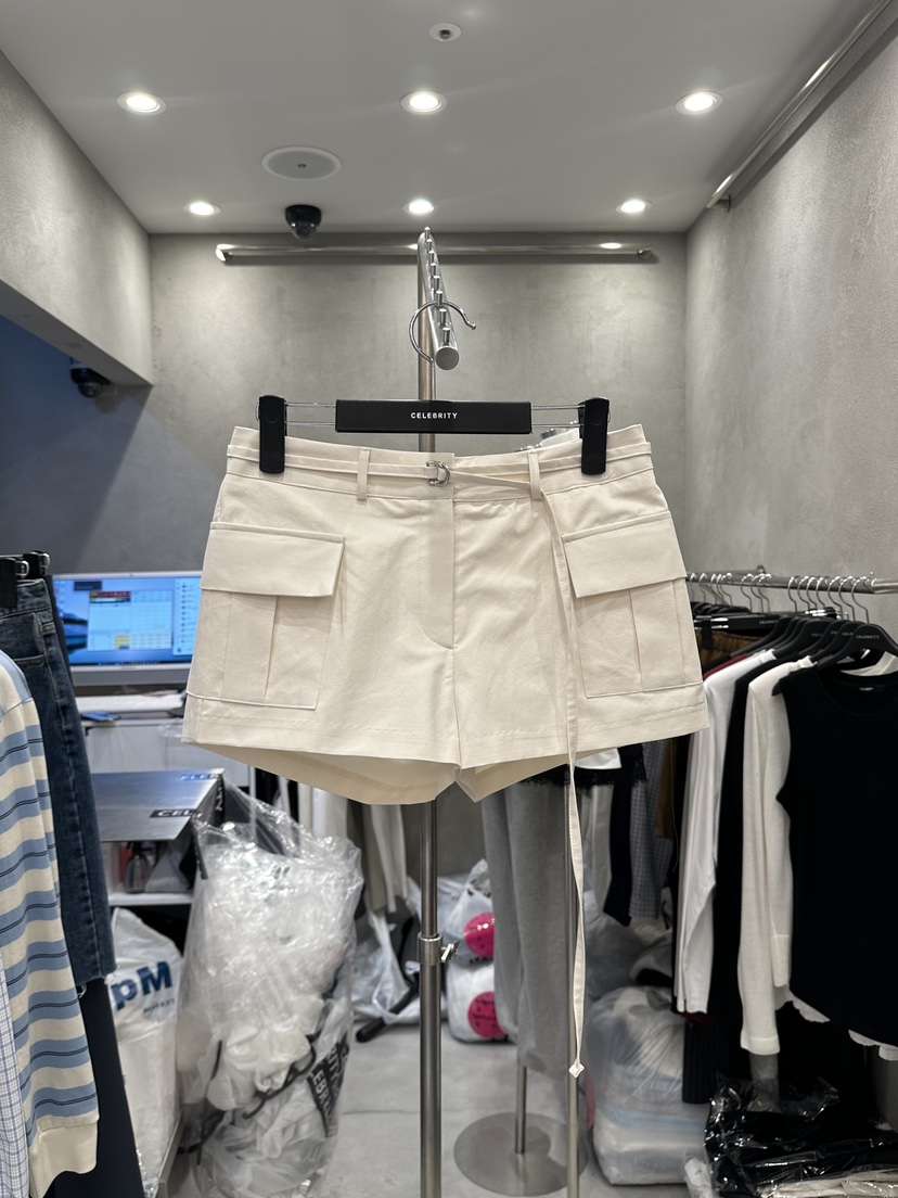 CELEBRITY-A韓國東大門直郵女裝新款職業熱賣推薦人氣短褲CELEBRITY-A短褲