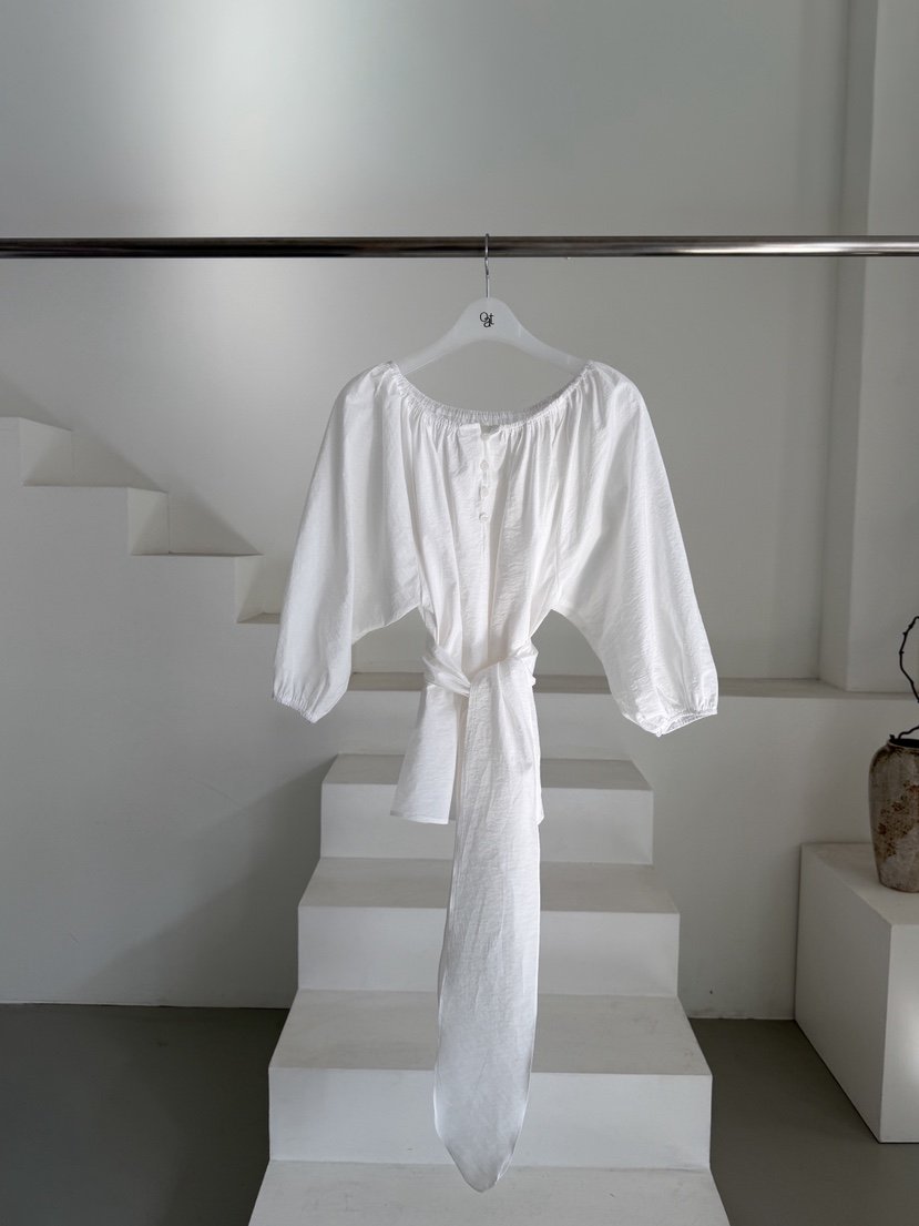 OATMEAL韓國東大門直郵女裝新款職業人氣襯衫蕾絲衫含腰帶OATMEAL襯衫/蕾絲衫