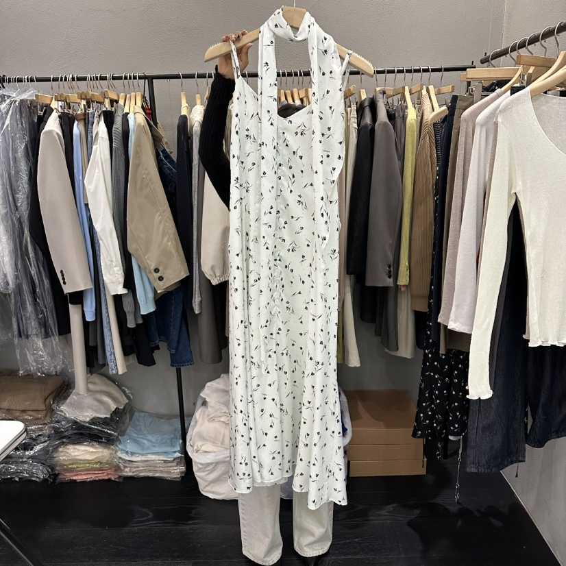 FLAMME TOIT/LUNAMDE韓國東大門代購女裝新款推薦連衣裙含脖帶圍巾FLAMME TOIT/LUNAMDE連衣裙