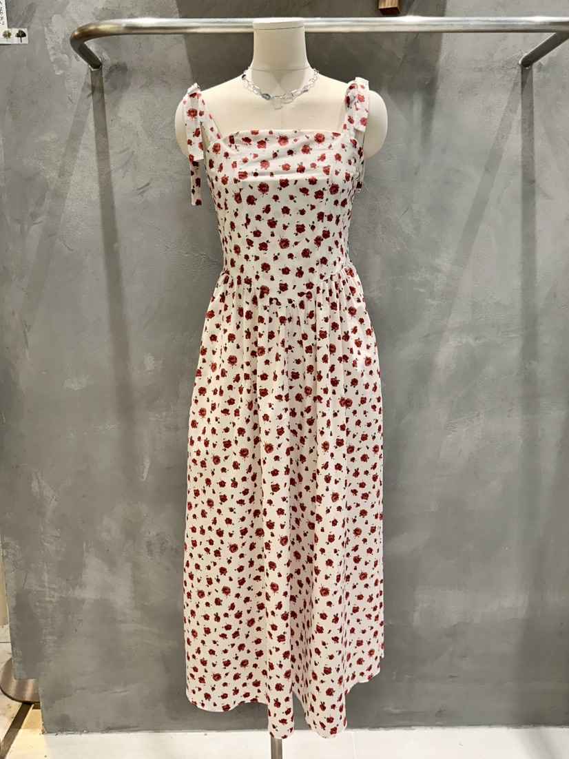 KIFF東大門實拍女士新款時尚26春夏熱賣職業休閑真品連衣裙KIFF連衣裙