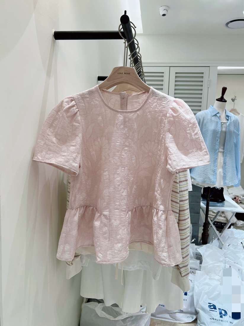 LOVE ROSIE韓國東大門直郵女裝新款熱賣襯衫蕾絲衫泡泡袖LOVE ROSIE襯衫/蕾絲衫