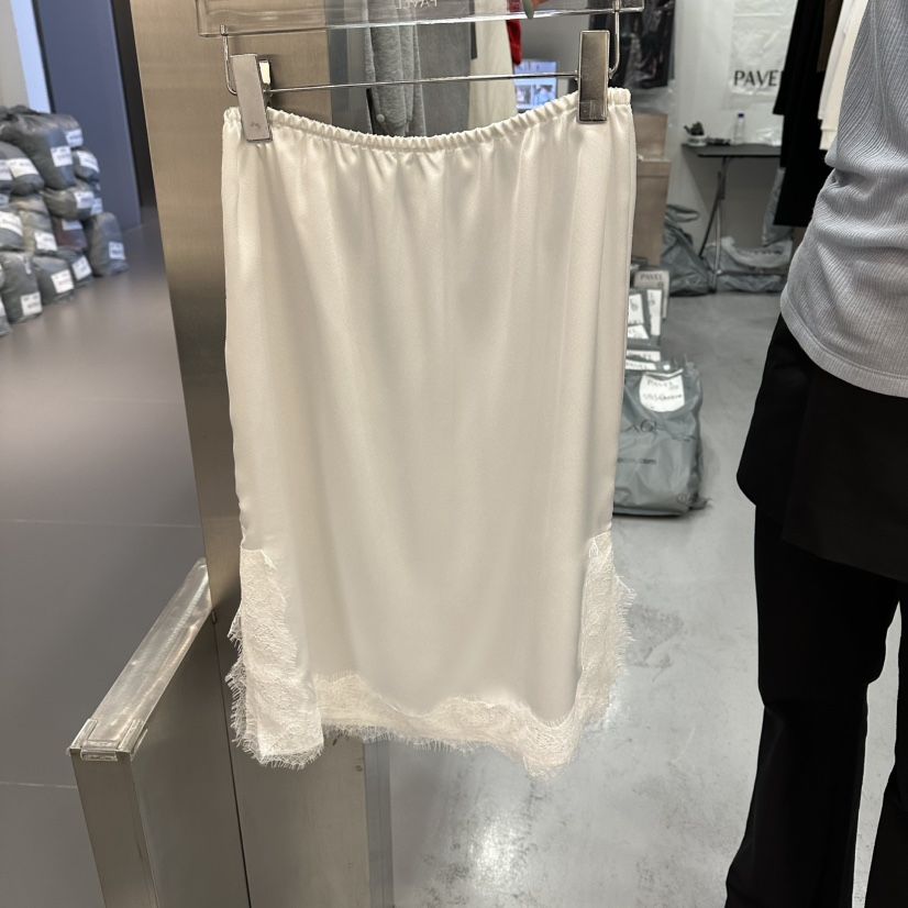 PAVEL韓國東大門直郵女裝新款人氣熱賣26春夏長裙開衩緞面PAVEL長裙