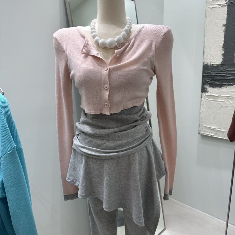 PART3韓國直郵實拍女裝新品時尚休閑針織衫短款針織假兩件Part.3針織衫