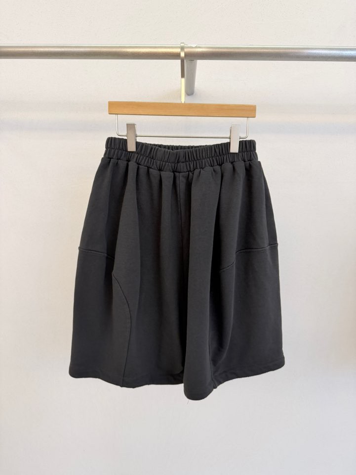 FORM韓國代購女裝新款時尚26春夏熱賣人氣休閑推薦短褲圓領FORM短褲