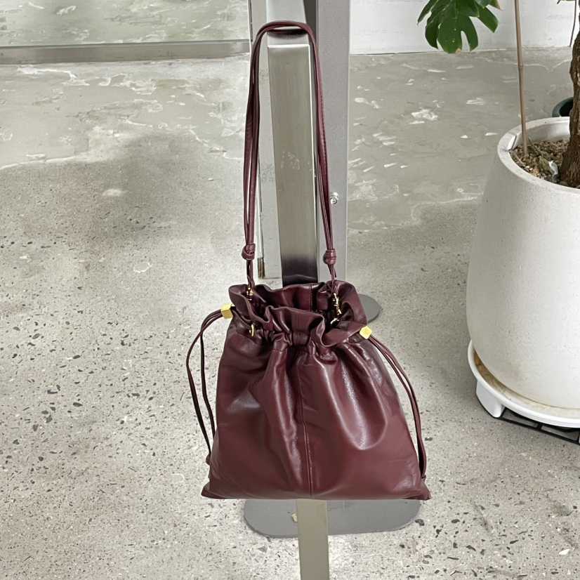 J PLACE韓國東大門代購女裝新款26春夏時尚人氣單肩斜跨包J PLACE單肩/斜跨包