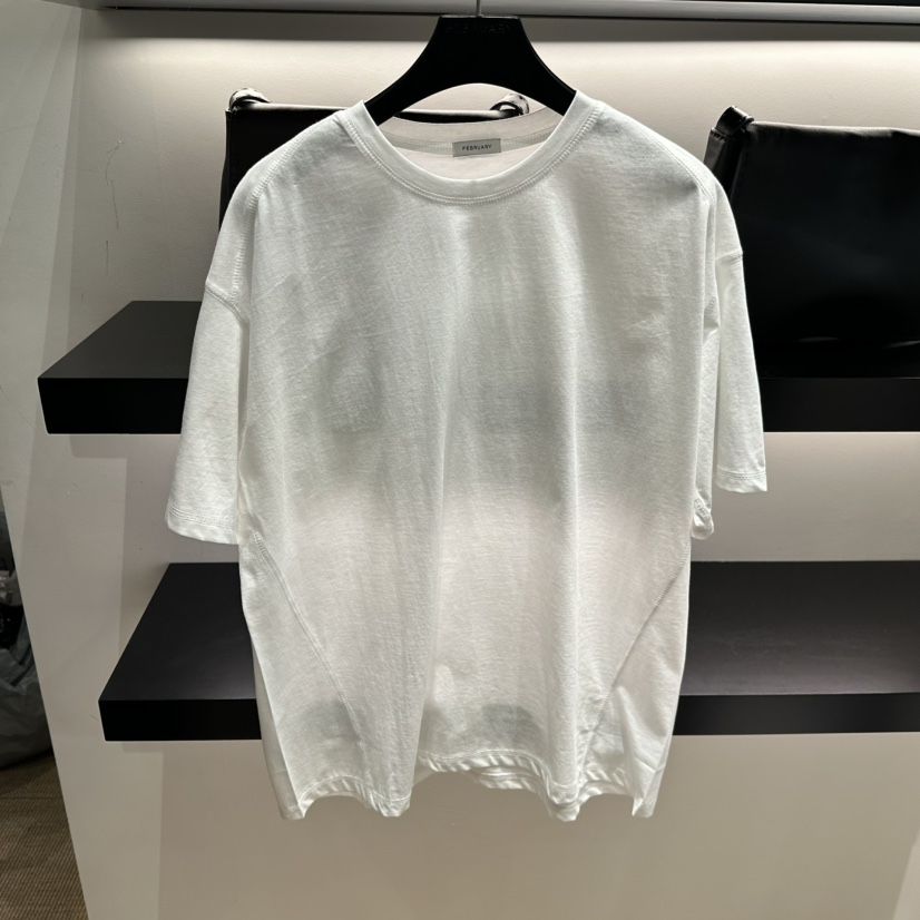 FEBRUARY 11韓國東大門直郵女裝新品時尚熱賣推薦休閑T恤FEBRUARY 11T恤