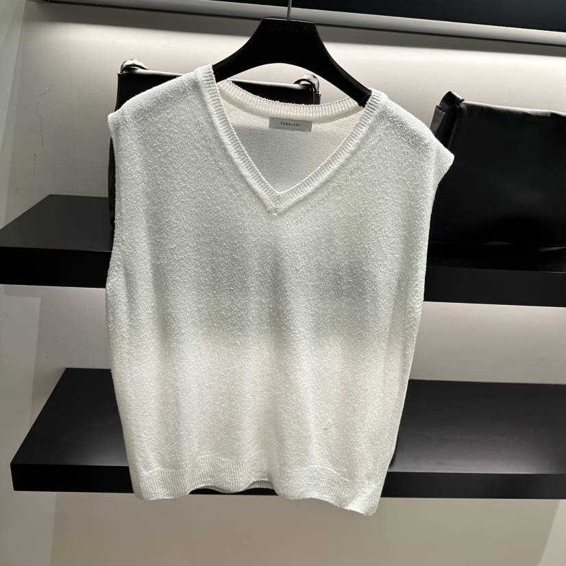 FEBRUARY 11韓國直郵實拍女士新品人氣時尚熱賣吊帶背心FEBRUARY 11吊帶/背心