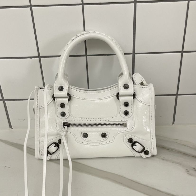 J PLACE東大門實拍女裝新款職業休閑熱賣真品26春夏手提包J PLACE手提包