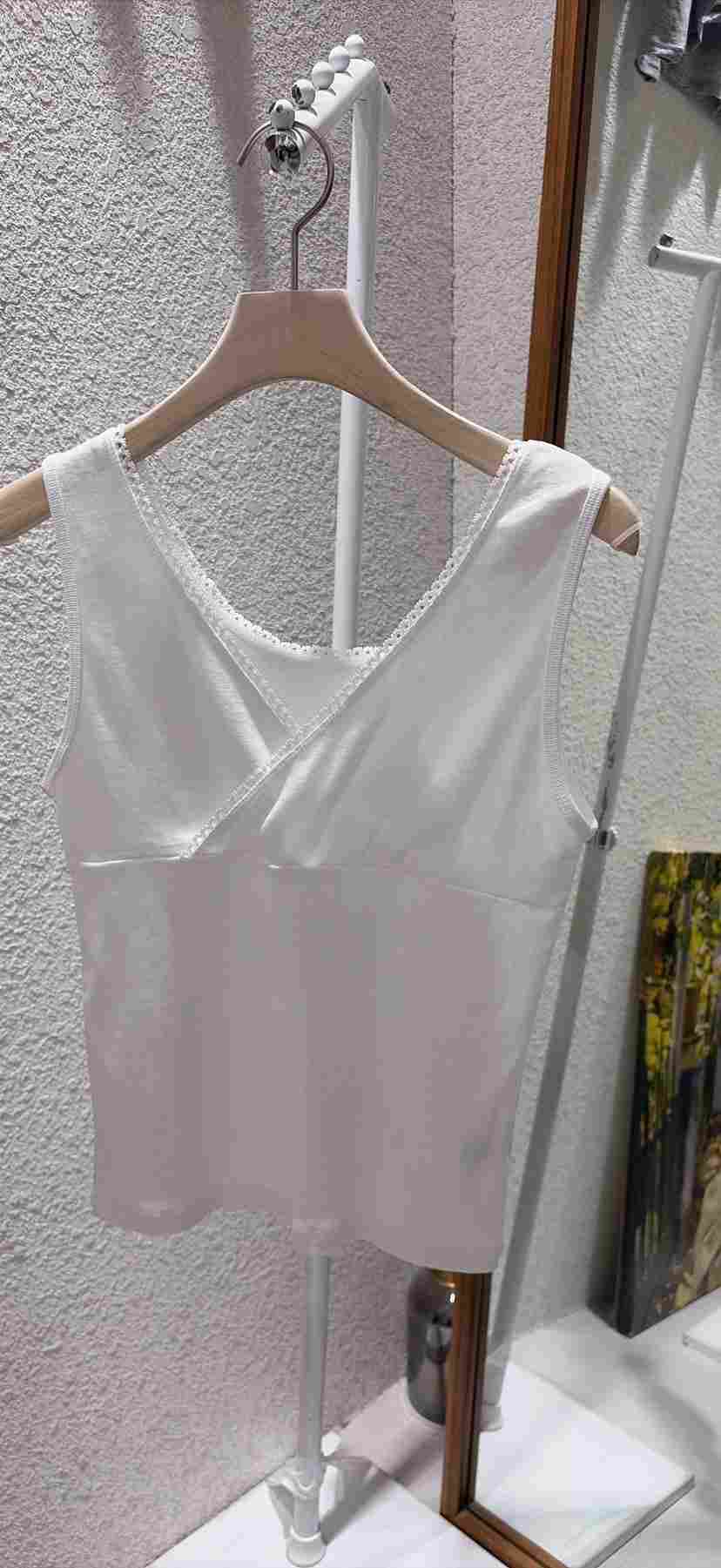 N BROWN東大門直郵女裝新款真品時尚推薦吊帶背心V領蕾絲N BROWN吊帶/背心