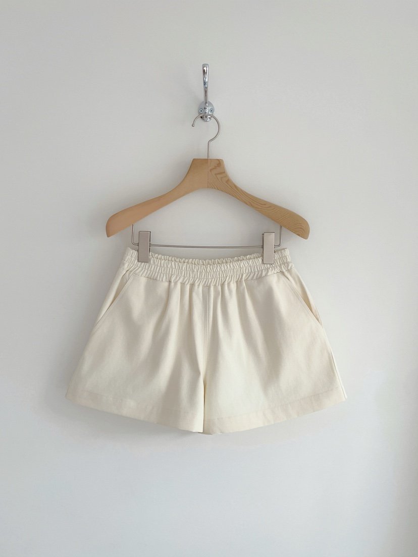 COURGETTE韓國東大門直郵女裝新款時尚熱賣人氣職業推薦短褲COURGETTE短褲