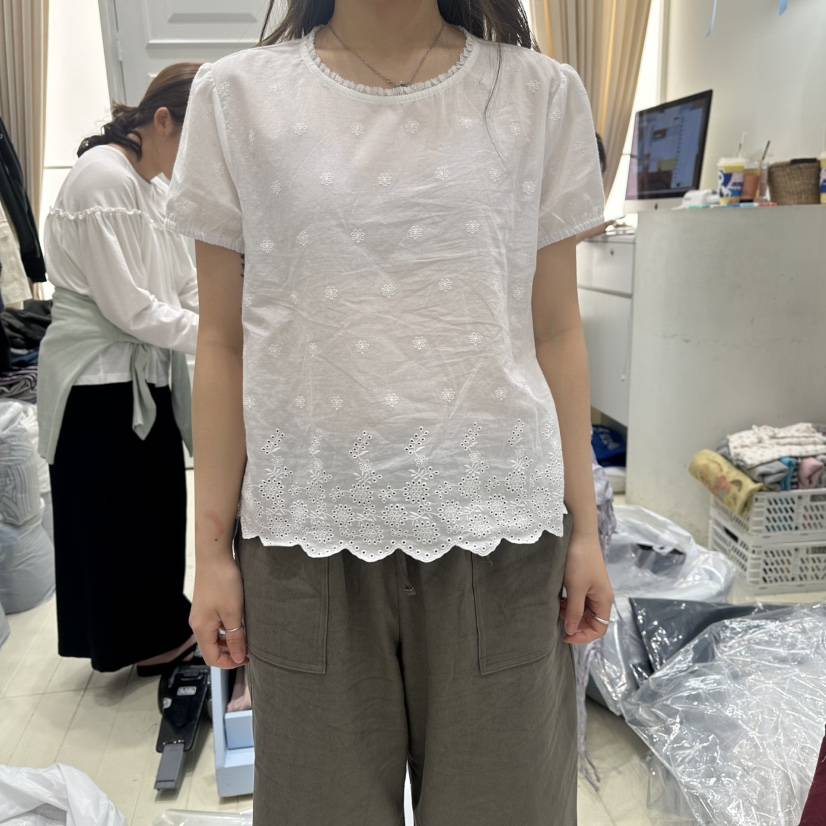 OURMOMENT韓國直郵女士新款時尚職業人氣26春夏襯衫蕾絲衫OURMOMENT襯衫/蕾絲衫