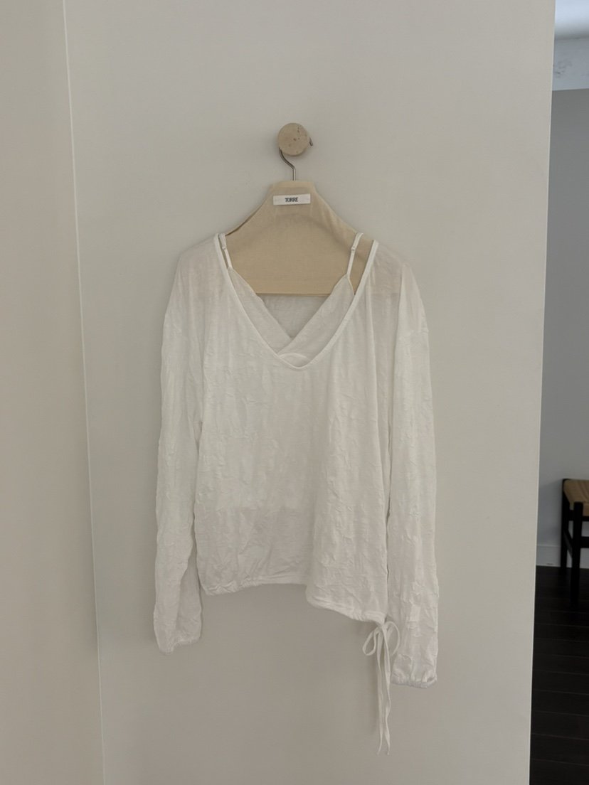 TORRE韓國直郵女士新品推薦休閑時尚人氣長袖T恤不含內搭V領TORRE長袖T恤