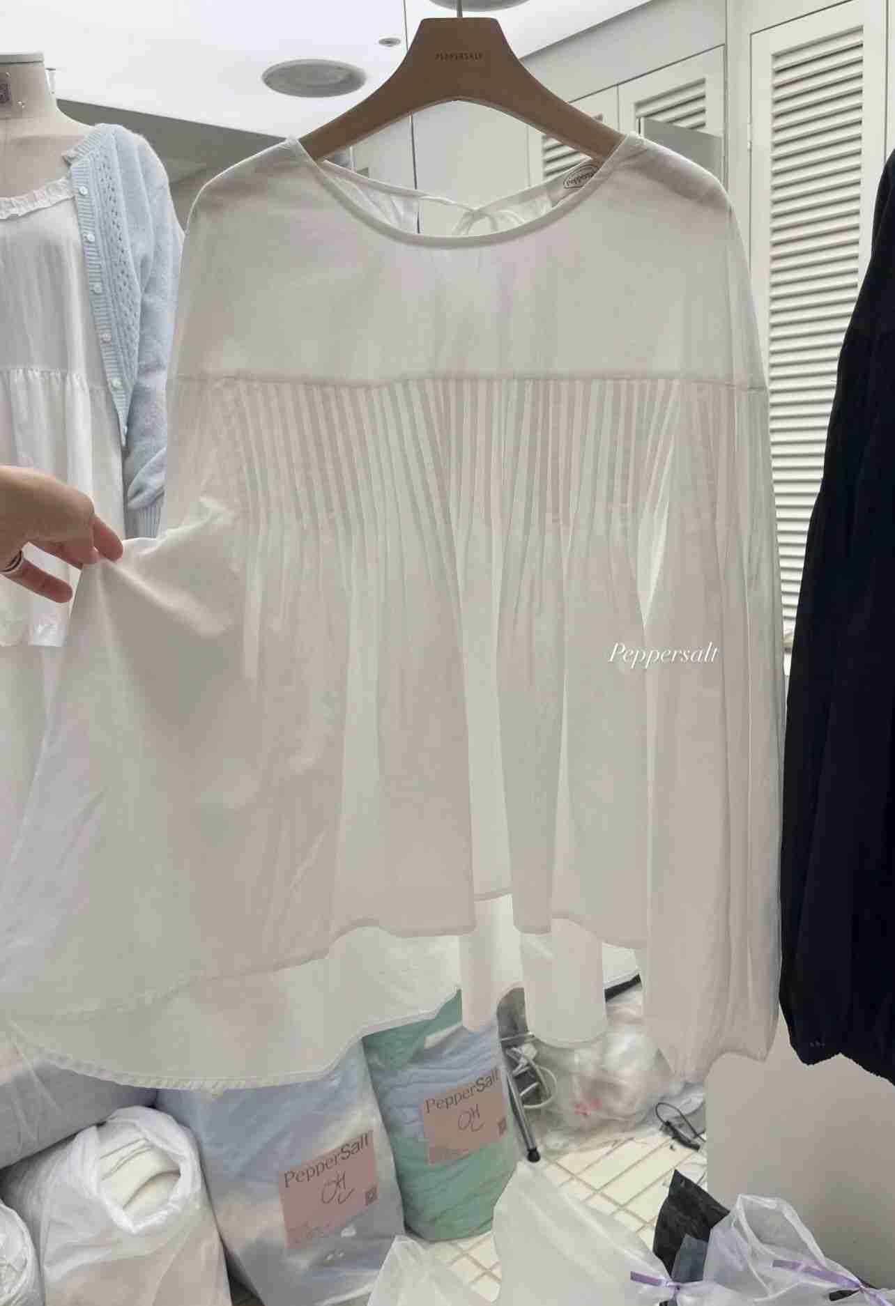 PEPPER 페페韓國代購女裝新品時尚職業推薦襯衫蕾絲衫褶裥PEPPER-SEOUL襯衫/蕾絲衫