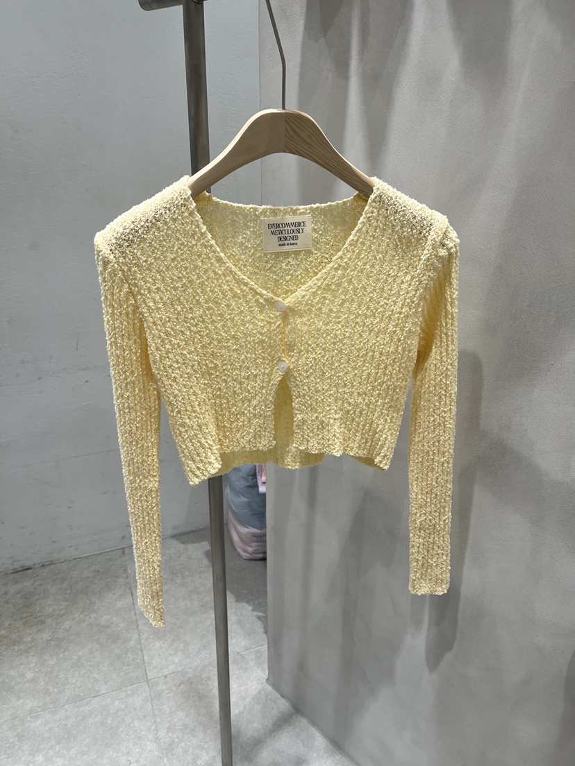 EVERCOMMERCE METICULOUSLY DESIGNED韓國直郵實拍女裝新品人氣針織衫EVERCOMMERCE METICULOUSLY DESIGNED針織衫